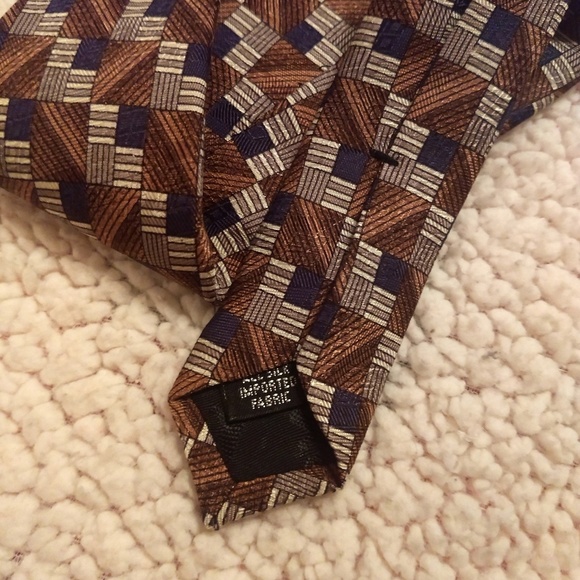 Kenneth Cole New York all silk tie *5 - Picture 2 of 3
